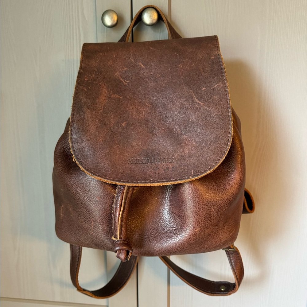 Portland Leather Bucket Backpack in cold brew /dark brown